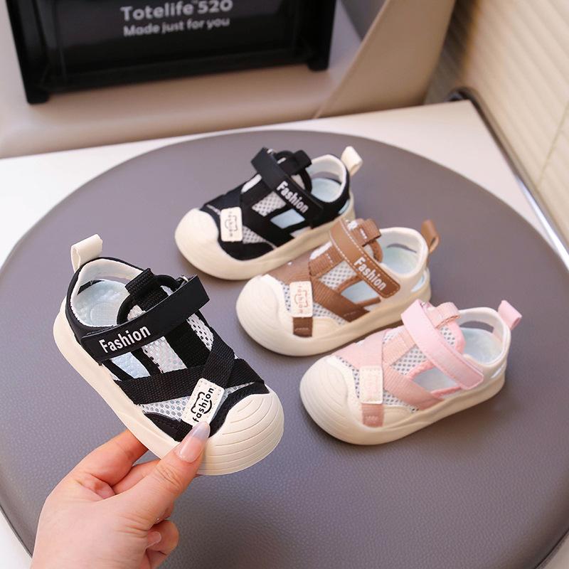 Children's sandals 2025 new summer boys baotou casual hollow beach shoes medium children's sports baby shoes tide
