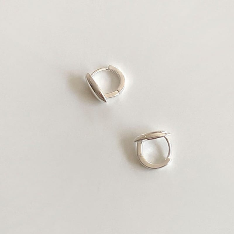 Mi0 Mini Leaf Earring