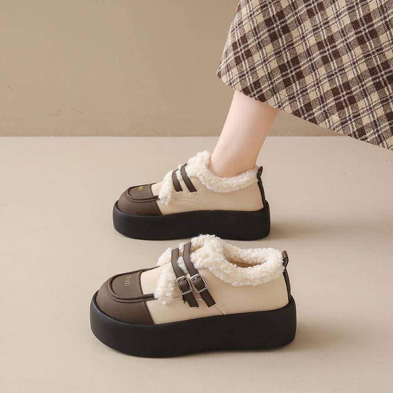 

Женские лоферы на толстой подошве, кожаные Мэри Джейн с велюровой подкладкой, осенне-зимние теплые хлопковые туфли, британский стиль, молочно-белые/черные. 35 грязно-белый