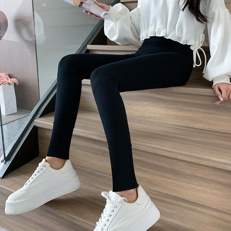 Korean Fashion High-Waist Black Ribbed Cotton Leggings – Slimming & Hip-Lifting