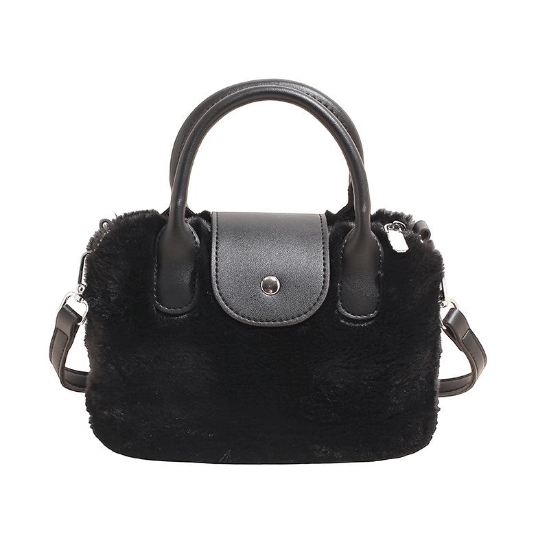 Mała torebka, Puszysta torebka, Urocza i futrzana, Jednoramienna listonoszka typu bucket