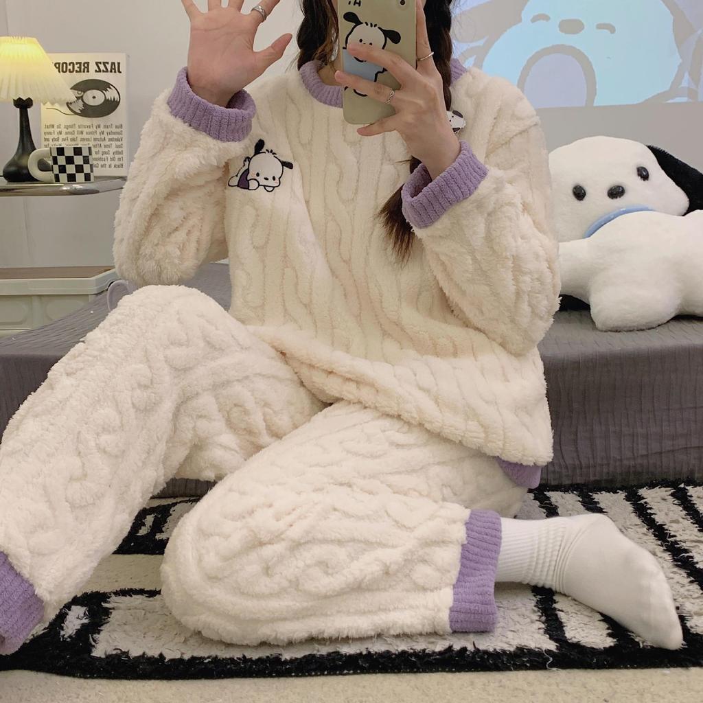 Thickened Coral Velvet Plush Pajamas for Women - Long Sleeve Top with Round Neck, Pants Set,Warm Suit, Comfortable Casual Outfit for Autumn and Winter