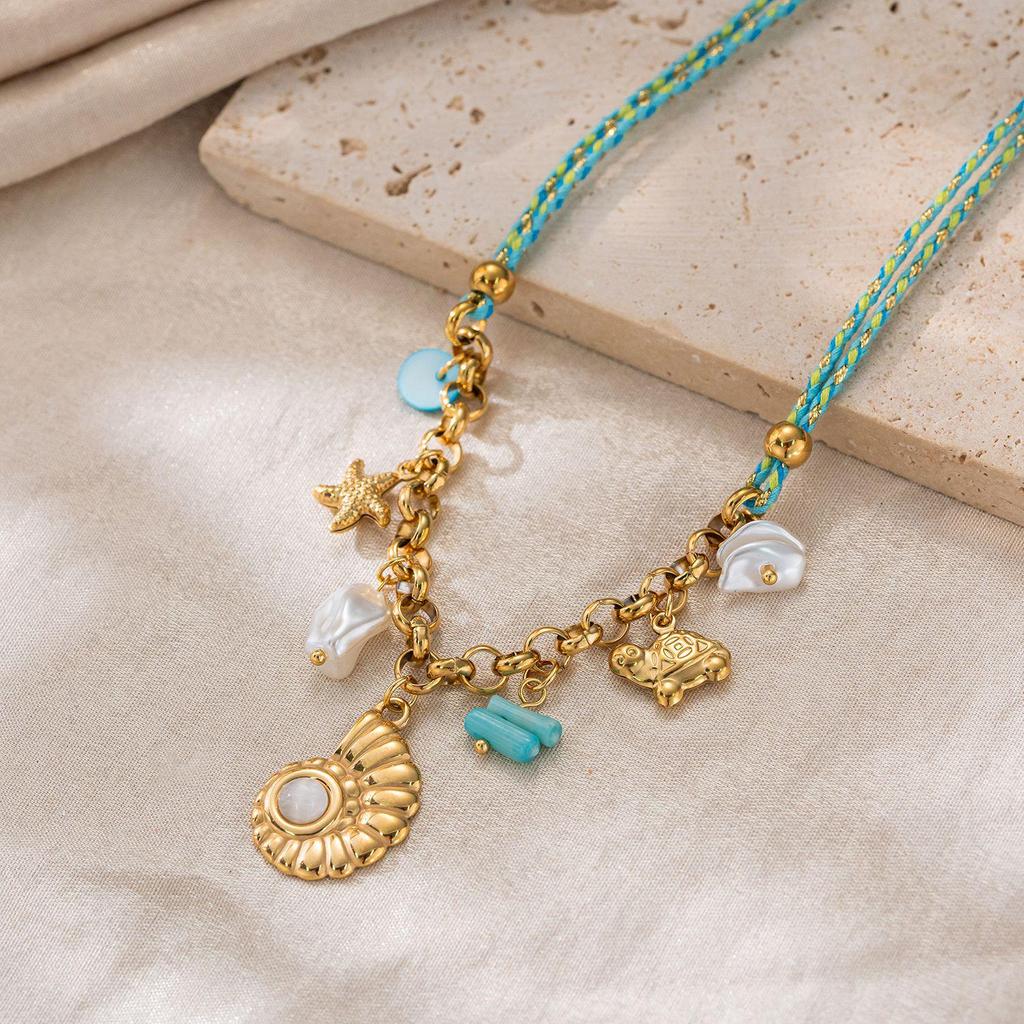 European & American Ocean Beach Style 18K Gold Seashell Pendant Necklaces for Women, Stainless Steel, Light Luxury.