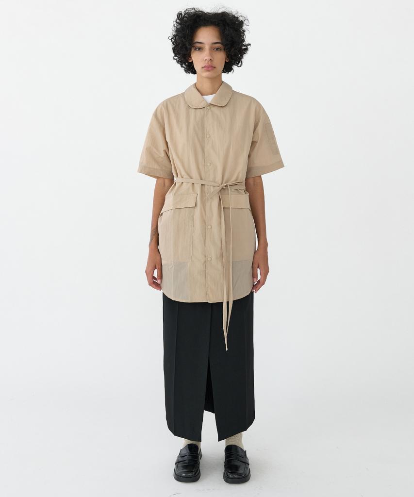 Wokeuwokeu Round Apron Shirt (Beige)