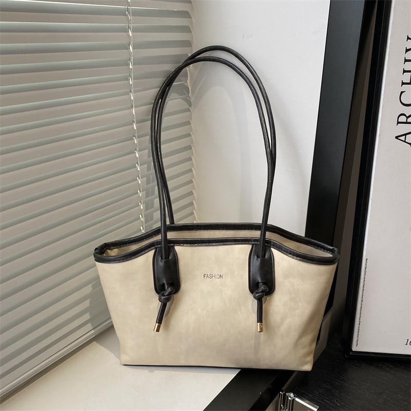 Luxurious Vintage Style Large Capacity Pu Tote Bag For Women Ideal For Commuting