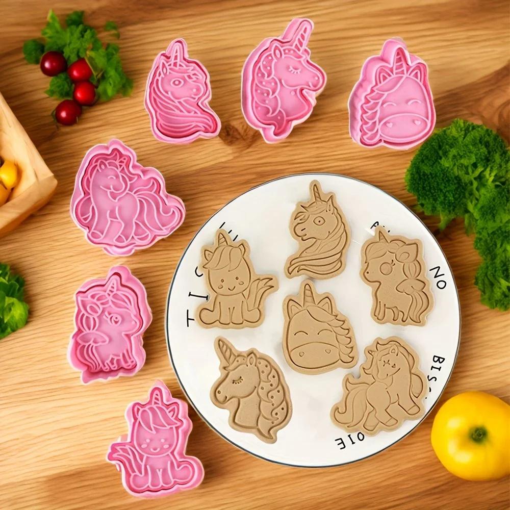 6 Pcs/set Cookie Cutters Plastic 3D Cute Cartoon Pressable Biscuit Mold Cookie Stamp Kitchen Baking Pastry Bakeware