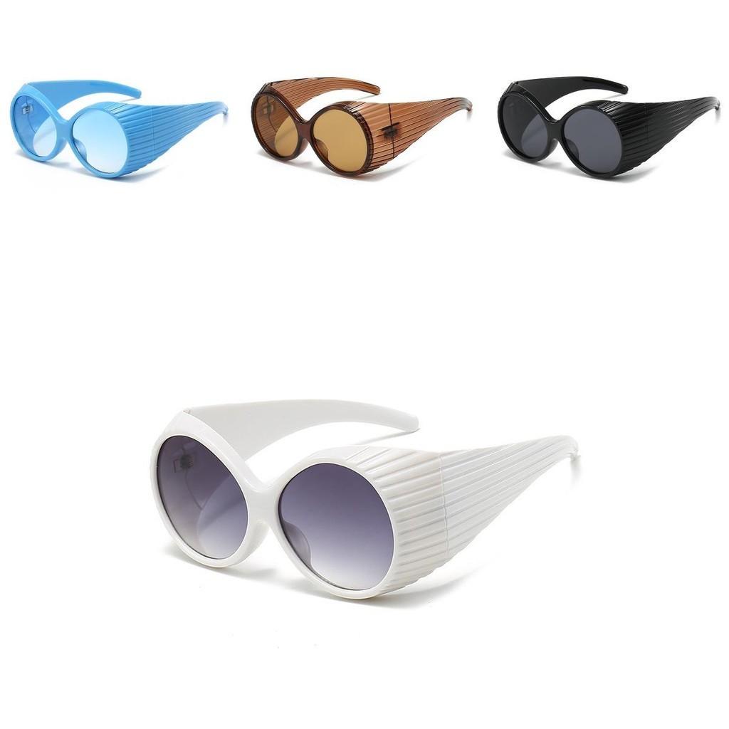 Stylish European American Big Frame Catwalk Sunglasses 2023 New Retro Elliptical Shades Ins Streetwear Black Lens Red Frame
