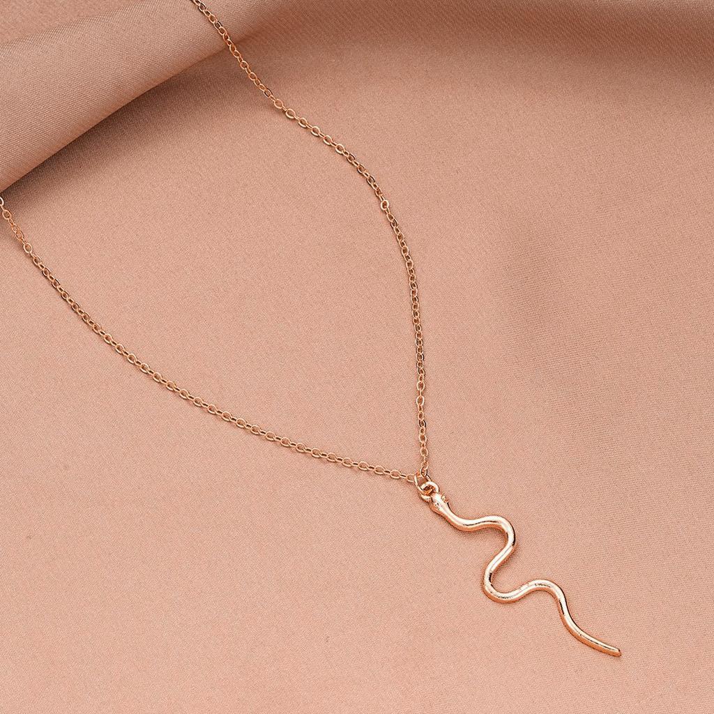 Delicate Serpent Pendant Necklace Modern Gold/Silver Plated Snake Necklace Neck Jewelry for a Sophisticated Look