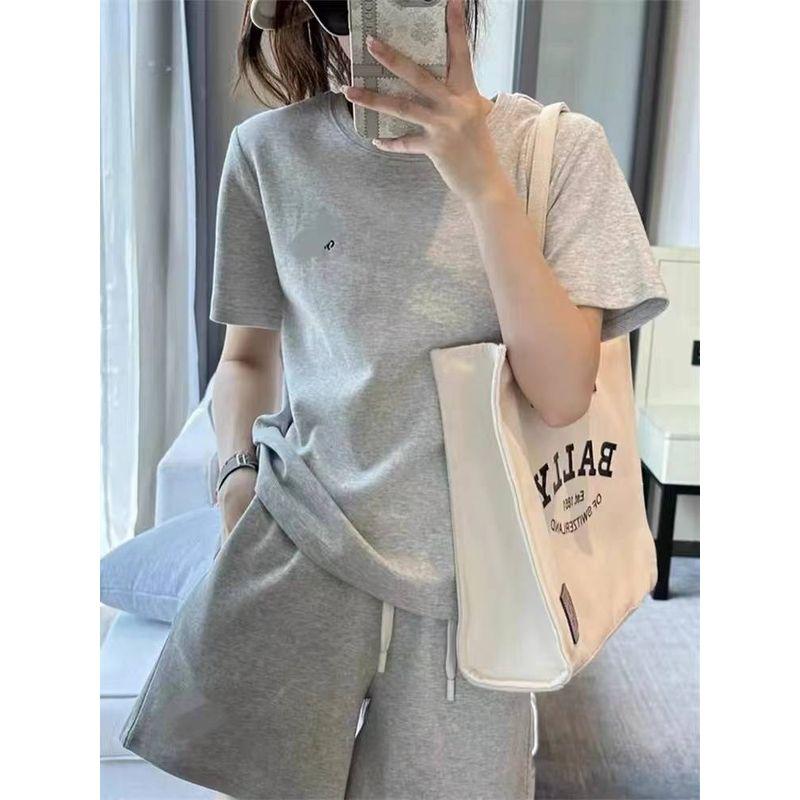 

Спортивный костюм с вышивкой пони, женский летний новый, в гонконгском стиле, свободный, с короткими рукавами, шорты, повседневный свитшот, комплект из двух предметов, тренд Grey S [Suggested 42.50 kg-50.00 kg]]