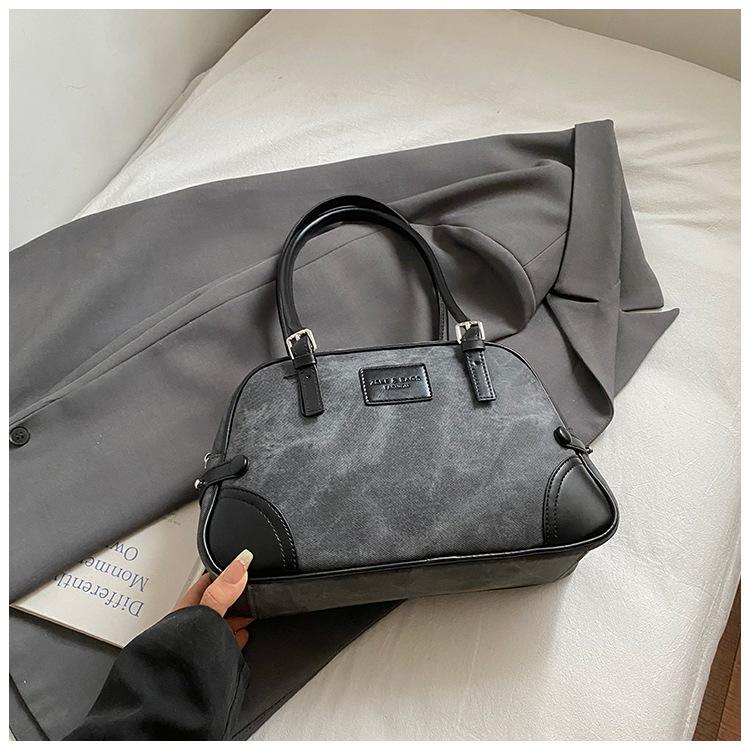 

Модная сумочка Простая и индивидуальная сумка под мышкой Вместительная Повседневная сумка женская на одно плечо в сочетающихся цветах чёрный