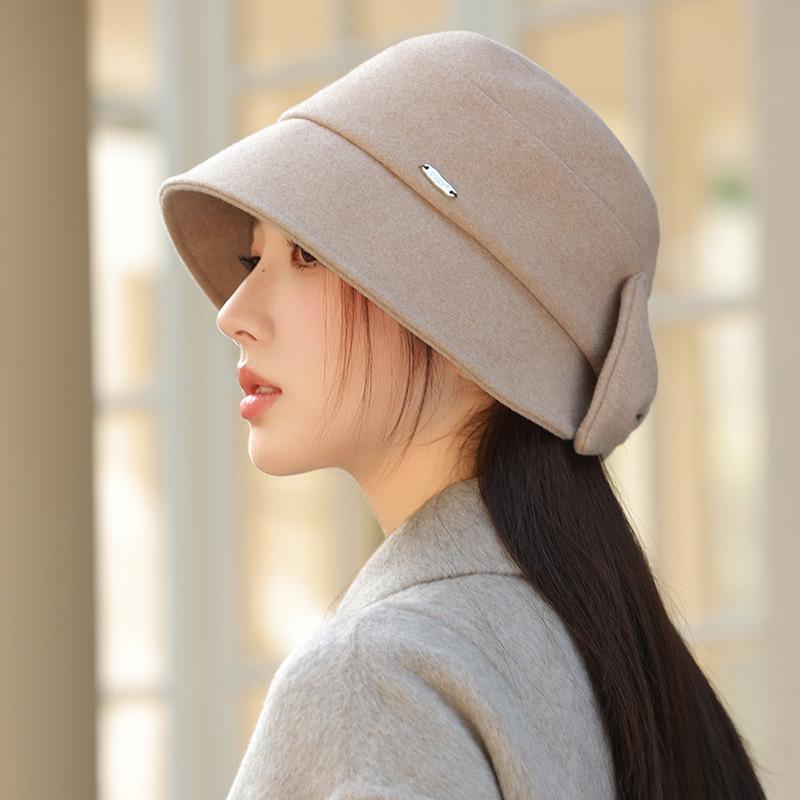 

Осенне-зимняя теплая шапка женская темпераментная шляпа-ведро с бантом, подчеркивающая лицо, маленькая шляпа-ведро, универсальная, с ощущением продвинутости, шляпа-панама average size