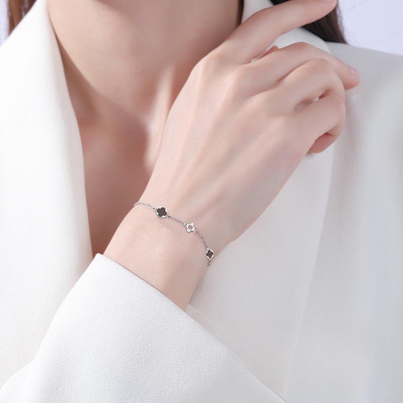 Four-leaf Clover Bracelet, Student Girlfriend Birthday Gift, Sweet Niche Design Bracelet for Girlfriend