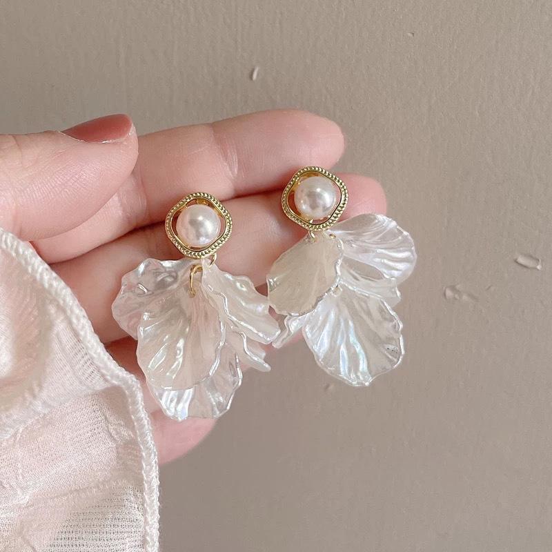 2025 White Chiffon Flower High-End Fairy Stud Earrings for Big Round Faces