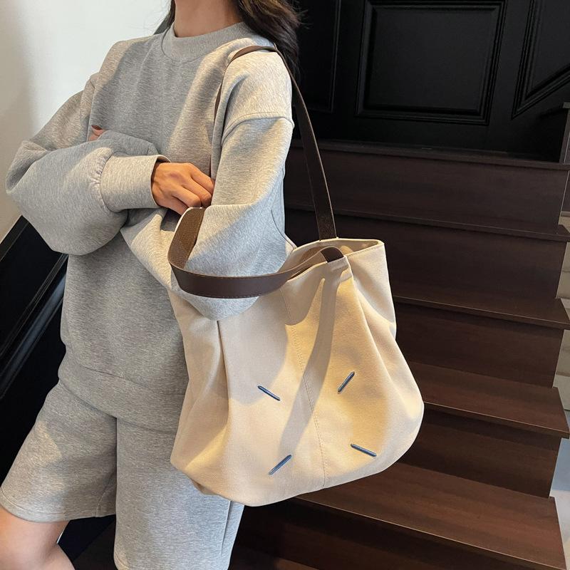 Casual large capacity bag women's fashion shoulder bag simple and versatile canvas tote bag college student class bag commuting