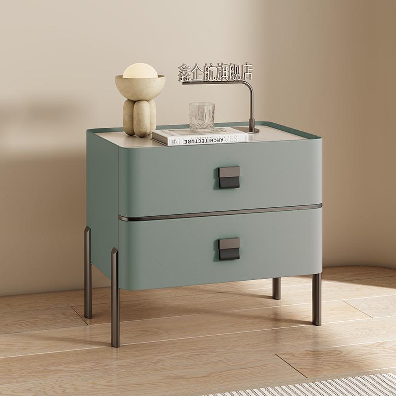 Italian Luxury Modern Minimalist Solid Wood Bedside Table High-End Solid Oak Nightstand for Main Bedroom Sofa Side Storage Box