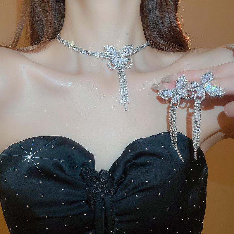 

Корейські сережки-підвіски у вигляді краплі води зі стразами та набір ланцюжка для ключиці: Універсальні, Розкішні Ювелірні Вироби