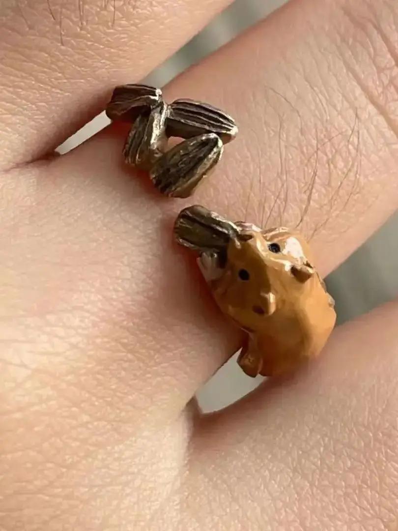 

Маленький хомячок ест семечки и детское забавное милое кольцо, семечки подсолнуха, милое регулируемое кольцо, популярные аксессуары resizable