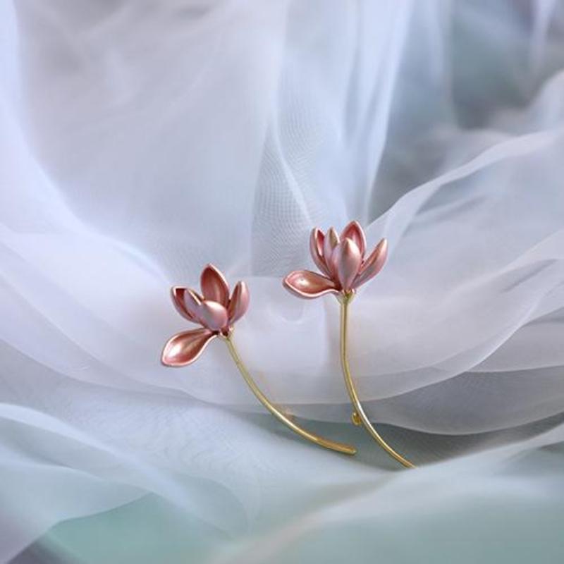 1Pc Exquisite Pink Lotus Flower Brooch Pins Women Girls Metal Plant Enamel Label Hat Cap Pins Suit Coat Japanese Fashion Accessories