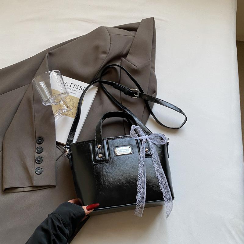 This Year's Popular Small Bags for Women's Spring and Summer Versatile 2025 New Fashion Messenger Bags Korean Version Portable Bucket Bags