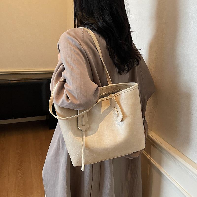Large-capacity bag women's autumn and winter new retro shoulder bag casual premium texture commuter tote bag