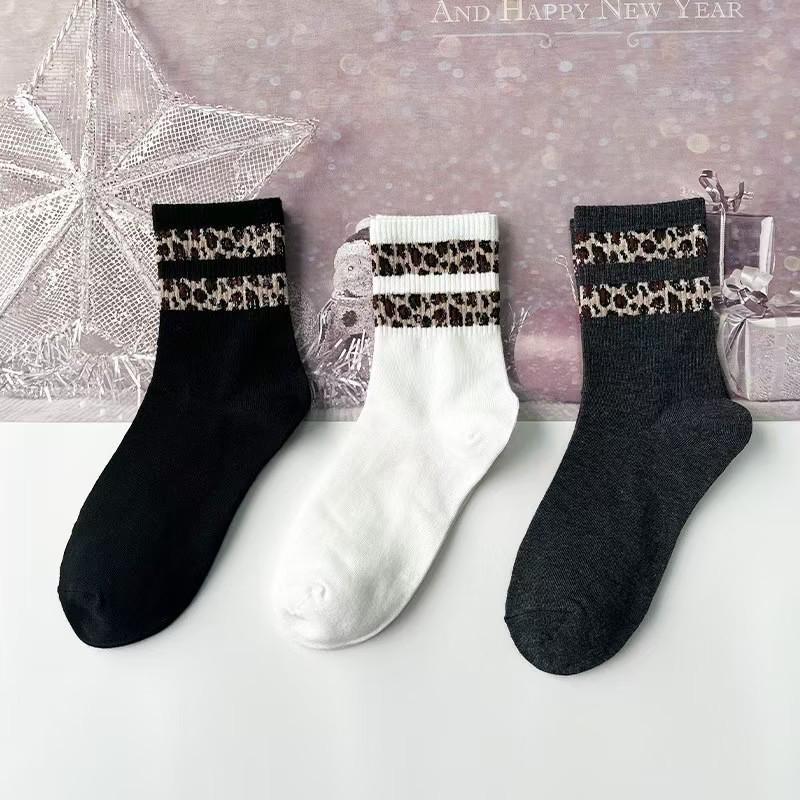 Leopard Print Ribbed Mid-Calf Socks for Women - Autumn/Winter Two-Stripe Casual Design