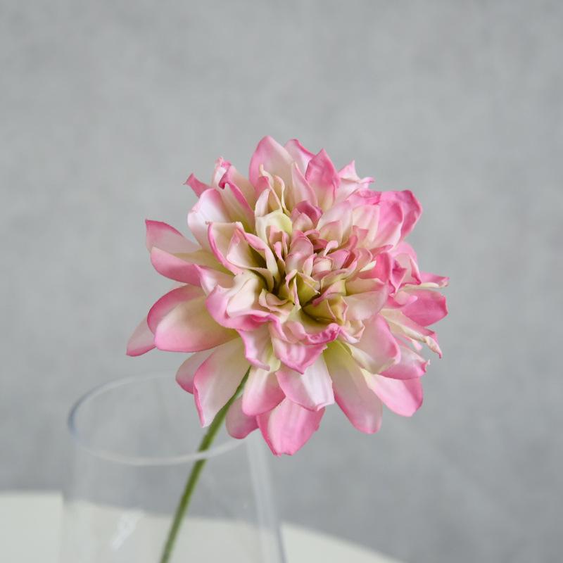 Elegante künstliche Dahlie: Minimalistische Heim- & Bar-Dekoration mit gebrannten Kanten