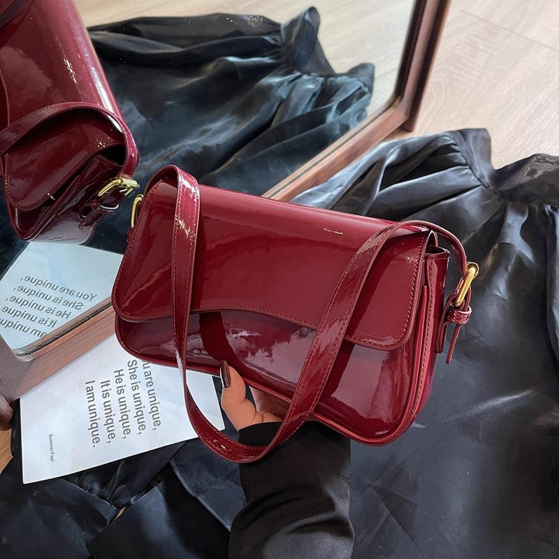 Large capacity leisure senior sense of shape soft durable fashion exquisite new light luxury commuting slanting cross shoulder handbag