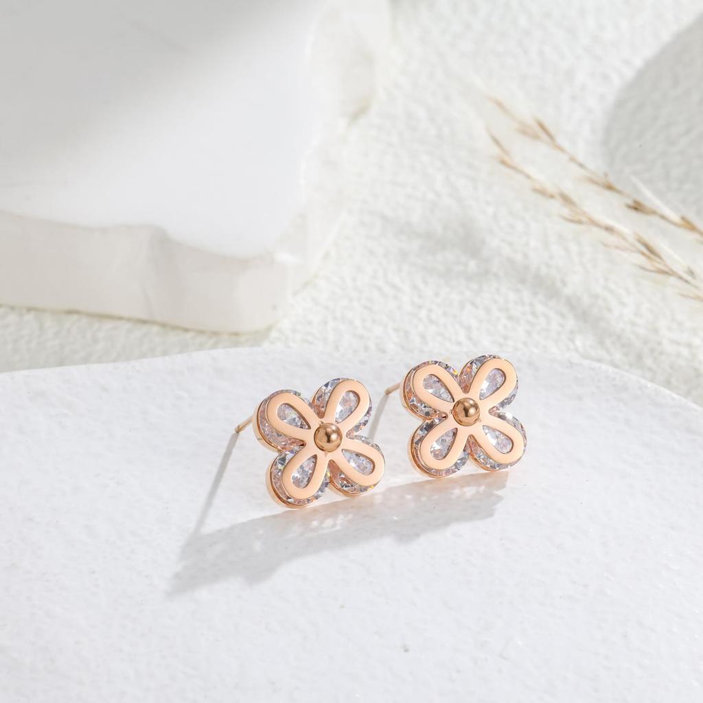 Summer Clear Zircon Flower Earrings Three-color Titanium Steel Earrings Do Not Fade Elegant Japanese and Korean Earrings Women