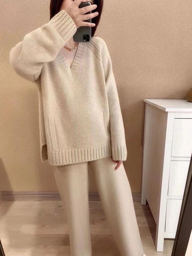 European V-Neck 100% Wool Sweater - Stylish, Loose-Fit Pullover for Autumn/Winter, Casual & Fashionable Women's Wear