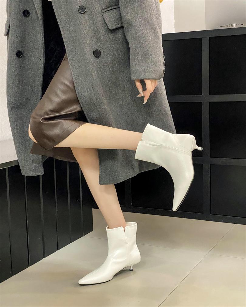 

Осень-зима 2025 новые остроносые каблуки европейская и американская мода универсальные короткие ботинки 39 белый