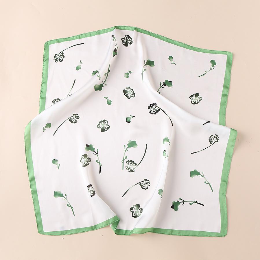 

Sweet wind literary small fresh printing small square scarf silk scarf women s summer green four-leaf clover graffiti satin scarf 70*70cm