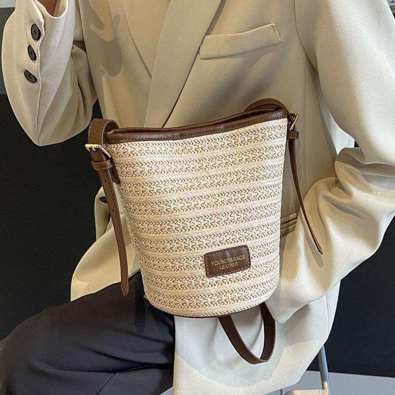 Fashion Versatile Shoulder Straw Casual Woven Bag Women's New 2025 Summer Beach Vacation Bag Textured Backpack