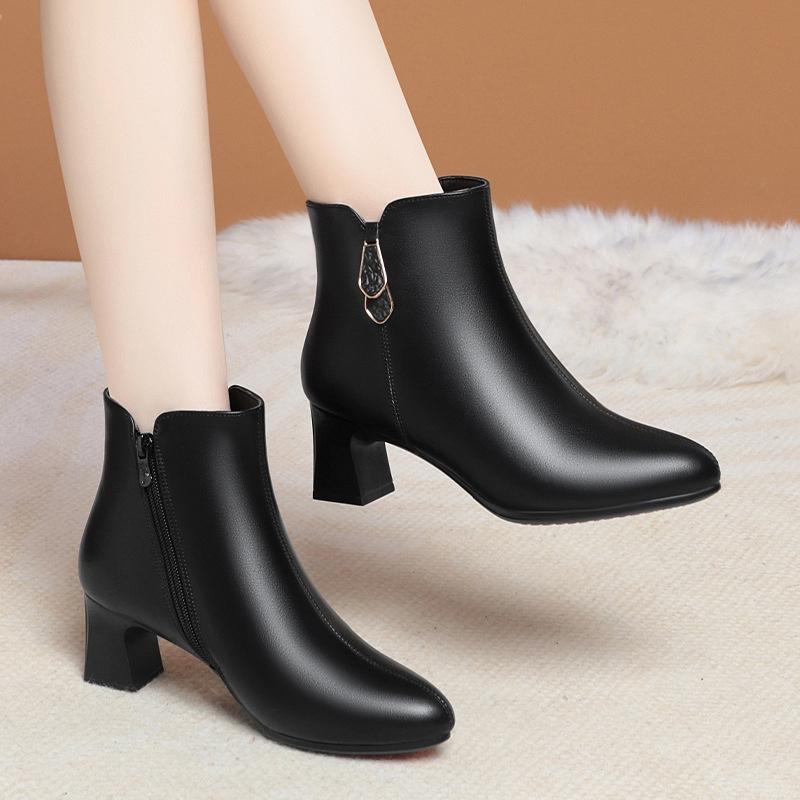 Women Warm Cotton Shoes Retro Ankle Plush Velvet Leather Boots Autumn Winter Warm Shoes Pointed Toe High Heel Boots