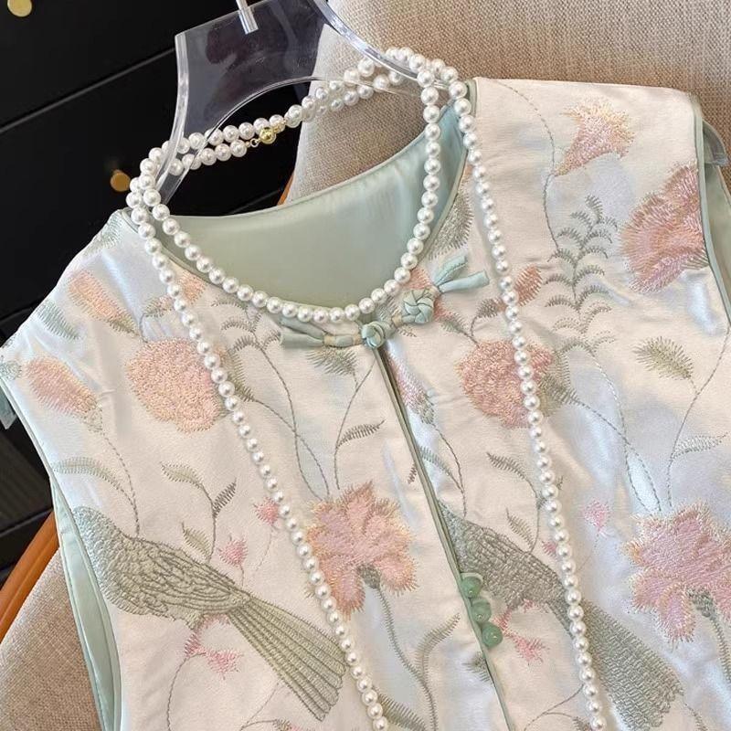 Super good-looking vest disc buckle embroidered vest vest sleeveless top vest female spring