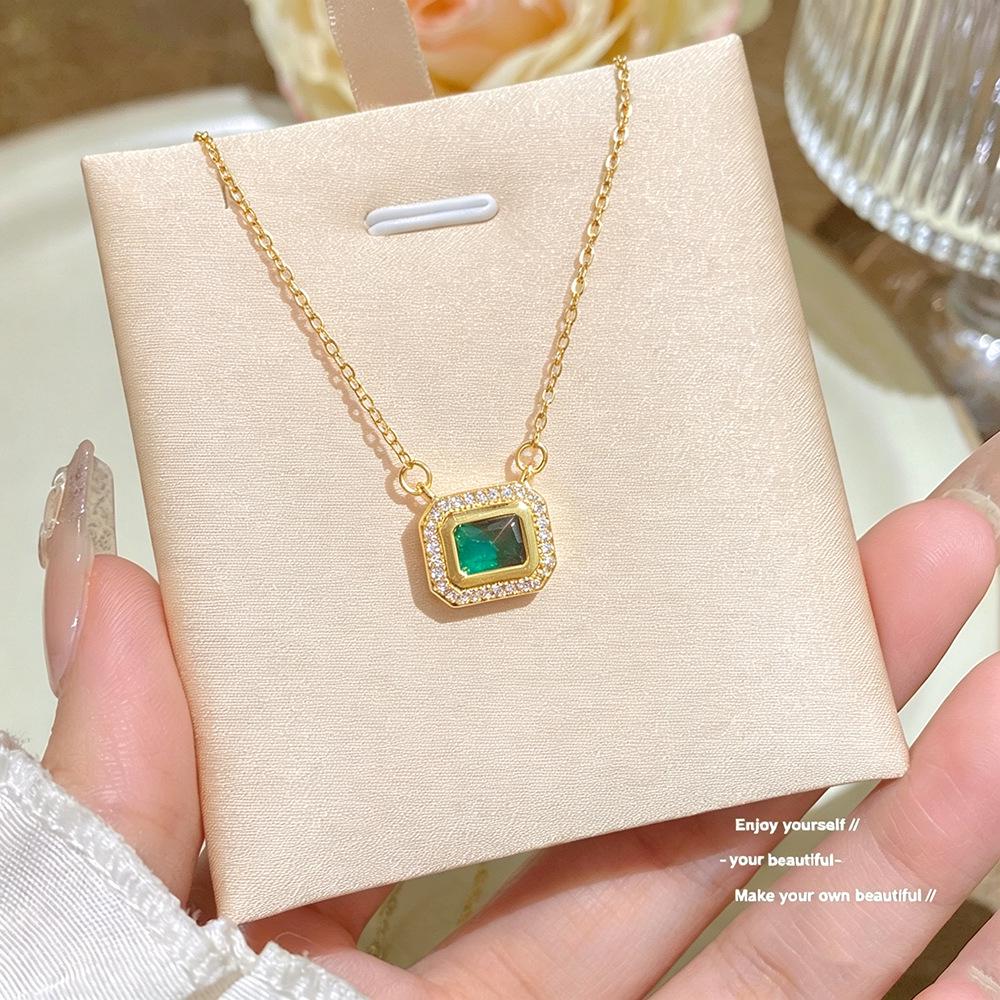 Emerald Square Pendant Necklace with Micro-Paved Diamonds - Retro French Style, Versatile Jewelry for a Simple, Stylish Look