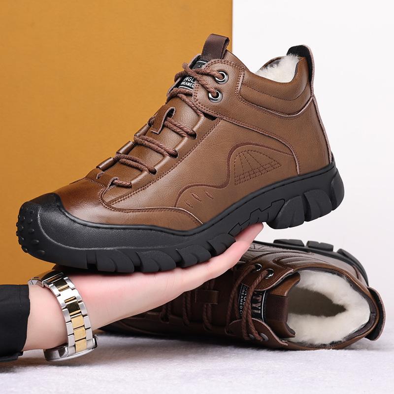 

Новые зимние мужские хлопковые туфли с бархатной теплой высокой шнуровкой, утолщенные повседневные туфли, нескользящие зимние ботинки, кожаные ботинки мужские 44 коричневый