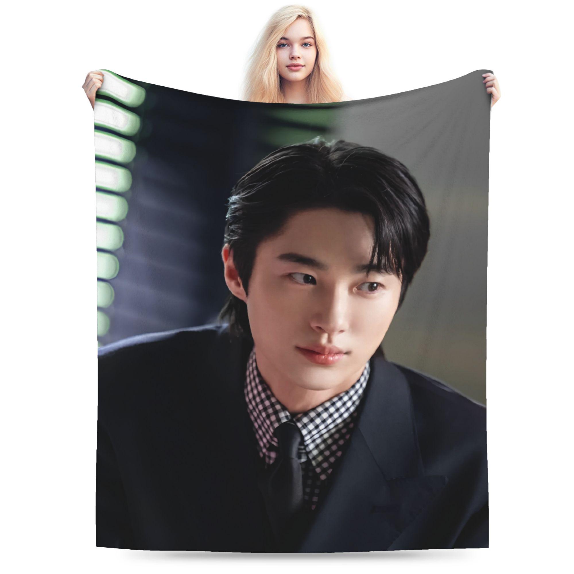 Byeon Woo-seok Korea Blankets Fleece Autumn/Winter Multifunction Lightweight Thin Throw Blanket for Home Travel Bedspread 75X95CM