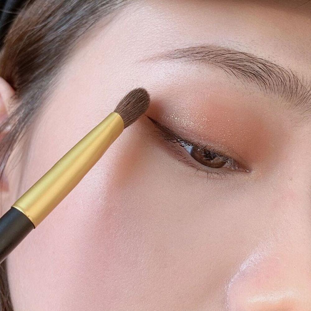Beauty salon Net red Ins Makeup artist Eye Shadow Brush Eye Shadow Stick Beauty Tool Makeup Brush