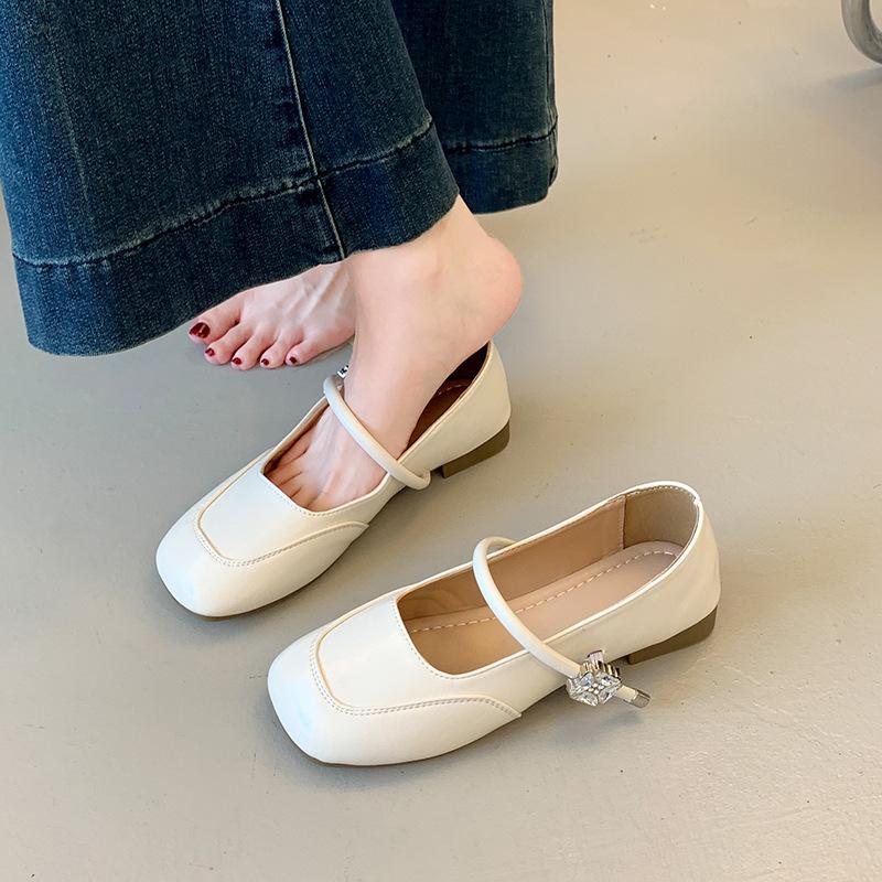 French Retro Shallow Mouth Flat Sole Shoes Women's 2025 New Autumn Skirt Fashion High Sense Mary Jane Shoes