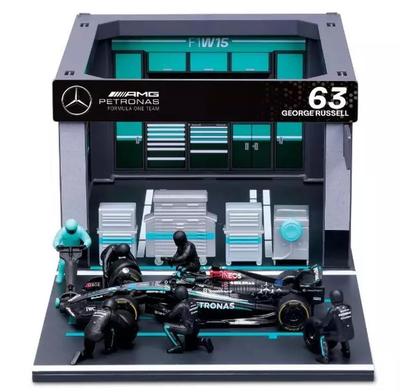 Kyosho BURAGO Petronas F1 Team PIT PASS Set W15 Russell X Paddock BUR38452R 1/43 Mercedes-AMG No.63 G. (Crew 6pcs, Garage)