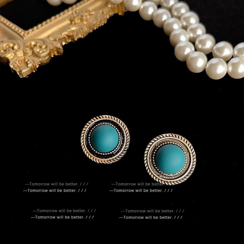 Mid-Century Vintage Stud Earrings: Trendy Literary Style in Light Luxury Fashion