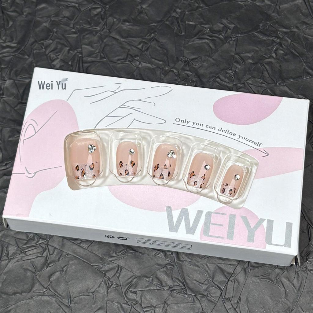 2025 Patch-uri pentru Unghii Nude Ochi de Pisică Leopard Transparente ca Gheața: Lux Scurt Purtabil