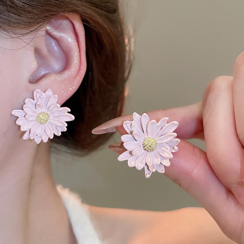 Silver Needle Pink Flower Stud Earrings - Mori Style, Cute, and Versatile Niche Fashion Design for Women