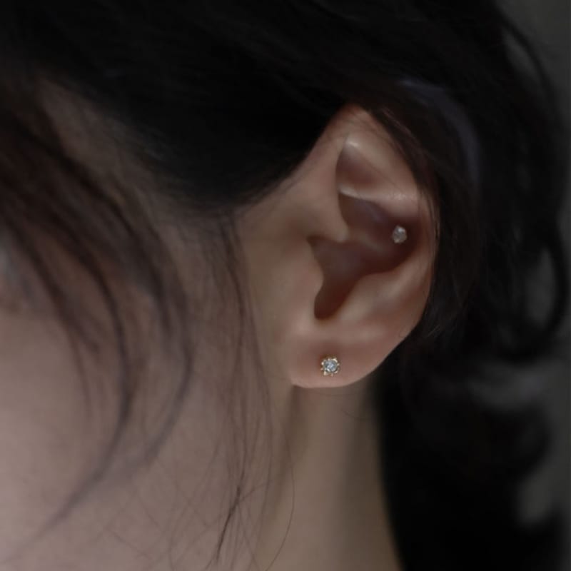 Youngglow 14k Frame Lab Diamond Piercing