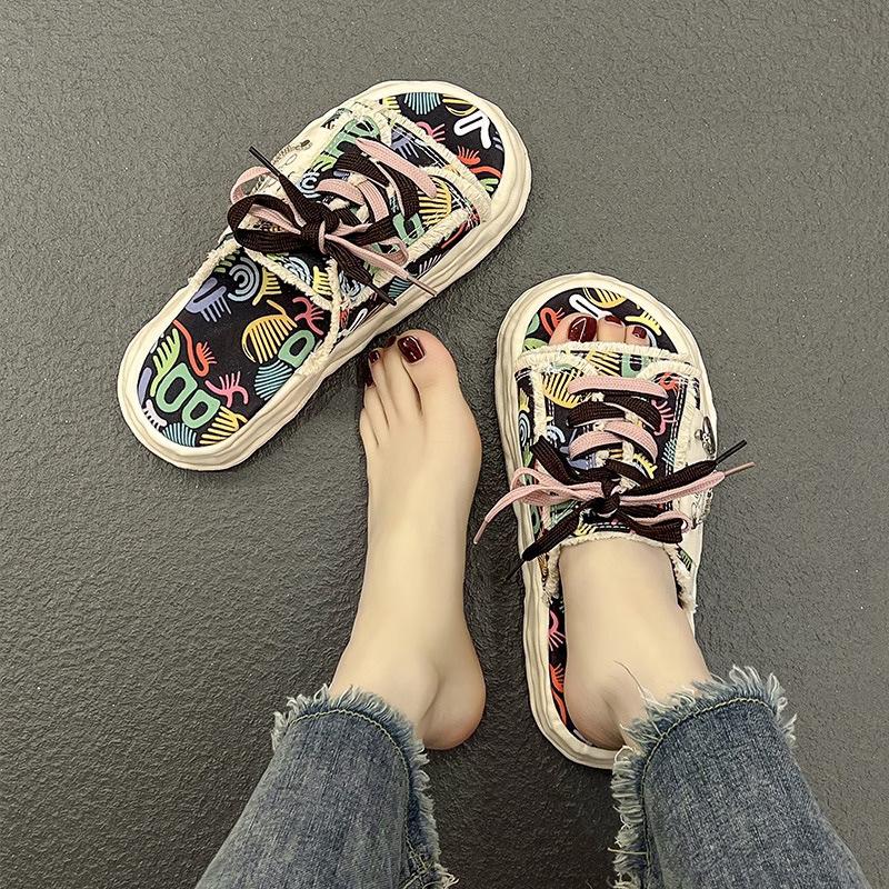 

Cute cartoon slippers women wear seaside beach shoes new summer canvas half drag milk fufu shoes 40 чёрный