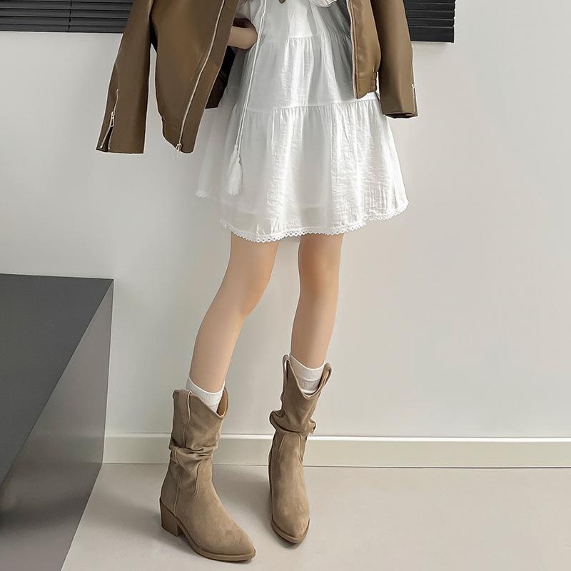 Zhao Ruth same 2025 autumn and winter pointed pile boots short boots high heel retro western knight boots V mouth medium boots