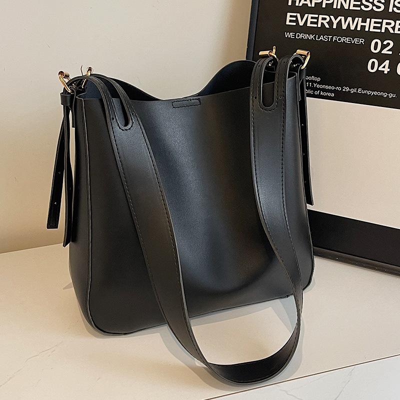 

Большая сумка Исключительно для женщин Новая сумка-тоут через плечо Высококлассный Нишевый Дизайн Универсальная Сумка через плечо Ins