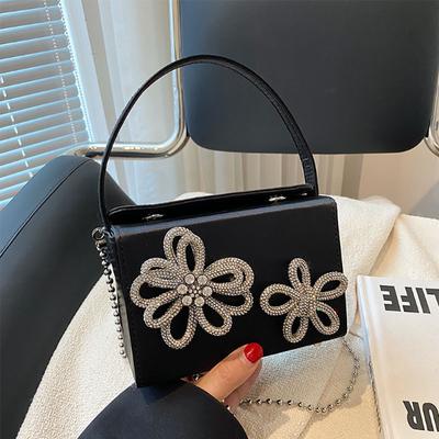 Lehký luxusní vysoce kvalitní dámská řetízková crossbody kabelka korejský designový smysl diamantový květinový nový popový kabelka módní box mini čtvercová taška