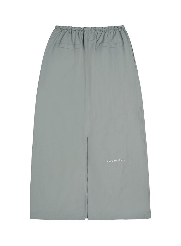 INTEREST Back Slit Windbreaker Skirt_Frosty Green