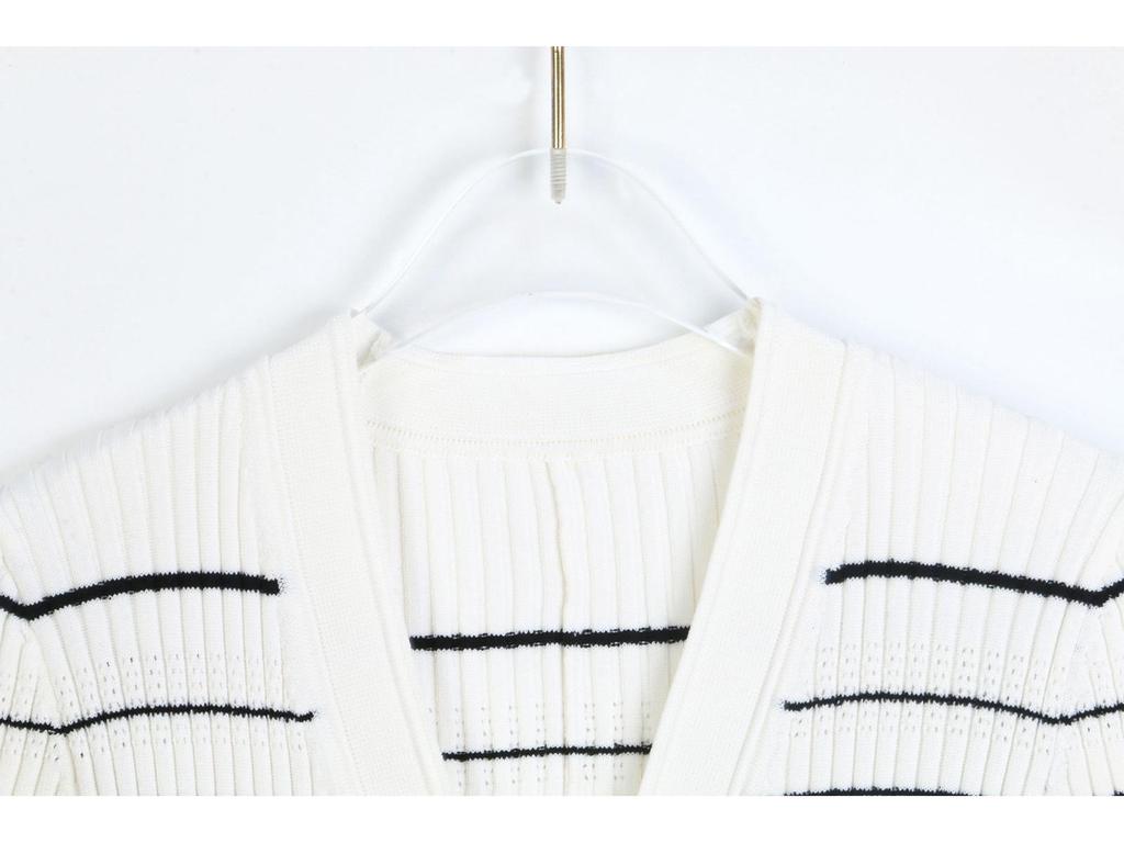 Zhuoya 2025 Elegant French Socialite V-neck Striped Ruffle Hem Long Dress for Women